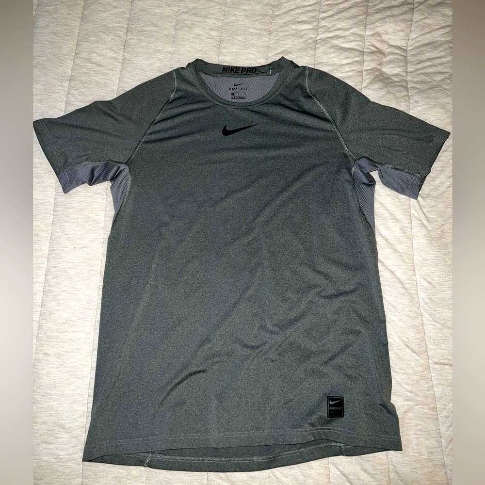 Men’s Nike Large Dri Fit Workout Shirt